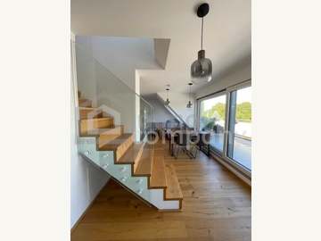 Dachgeschosswohnung in Wien