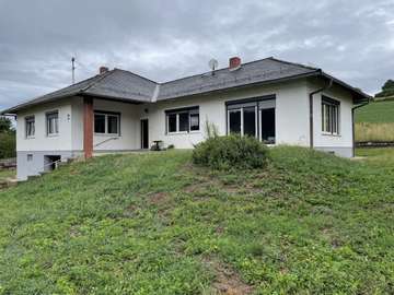Bungalow in Kukmirn