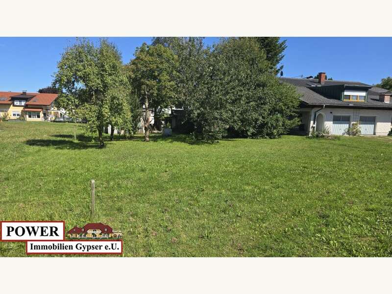 Baugrundstück in Lochen am See