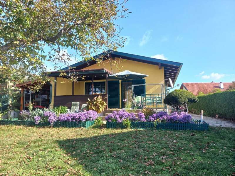 Bungalow in Raschala